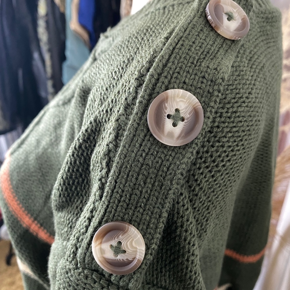 STRIPE CREW NECK SWEATER - Picture 10 of 14